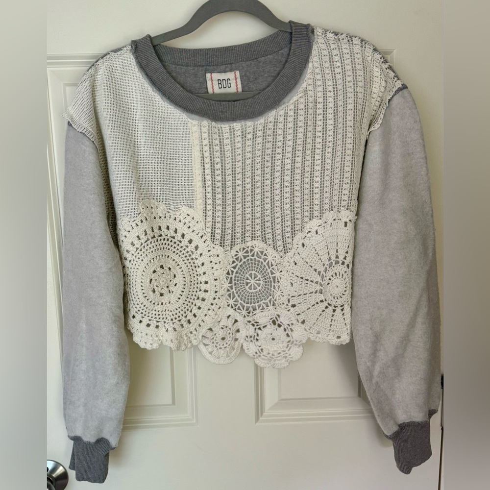 NWT BDG Doily Cropped Crew Neck Sweatshirt - Picture 3 of 6